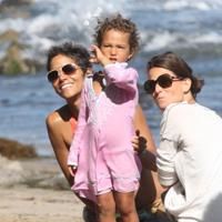 Halle Berry spends her 45th birthday on Malibu Beach photos | Picture 59756